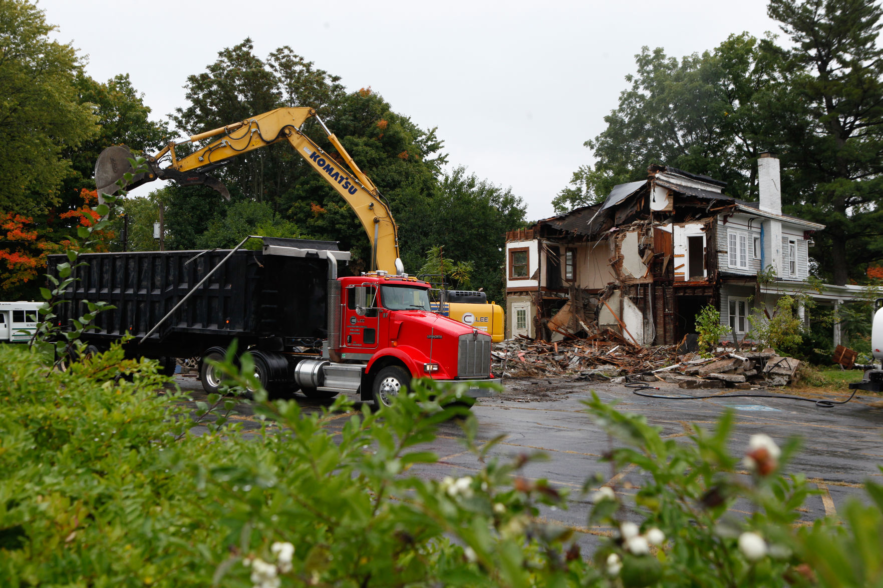 Former White House Restaurant demolition